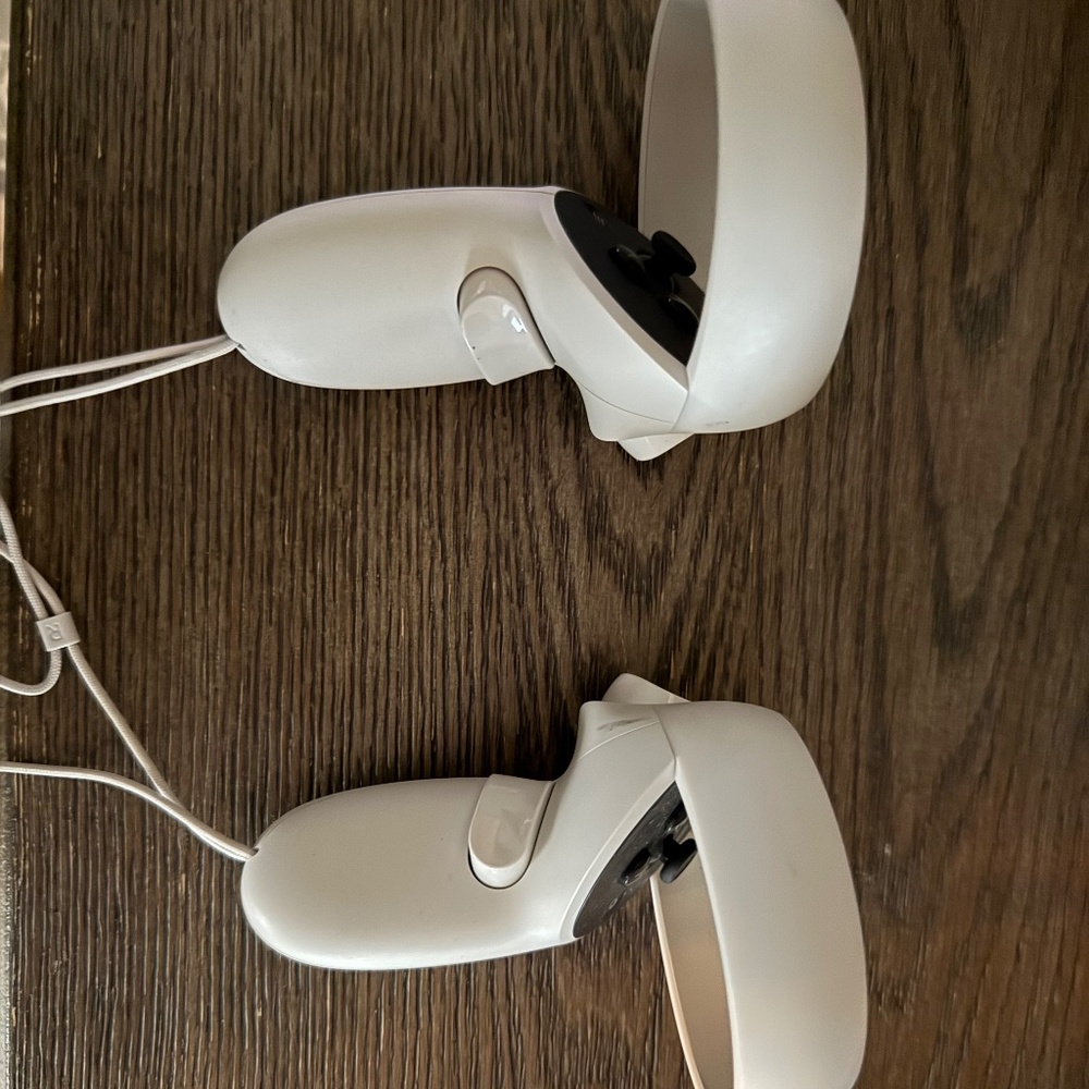 Oculus Quest 2VR controllers